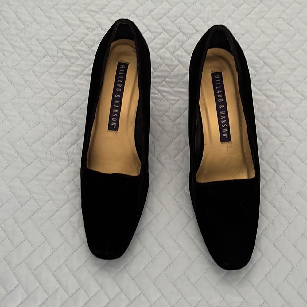 Hilliard and Hanson velvet pumps. Size 7.5